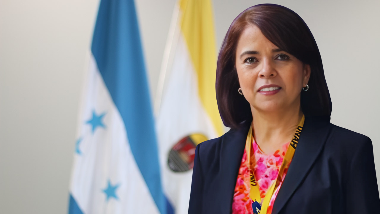 Dra. Lourdes Rosario Murcia Carbajal
